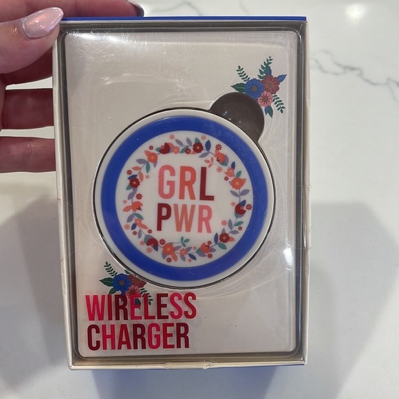 NWT Wireless Phone Charger - Picture 1 of 4